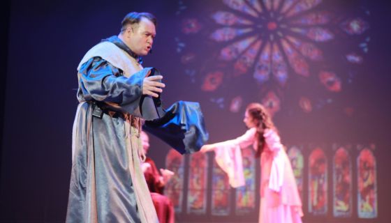 Мюзикл-шоу «Нотр-Дам де Пари» и «Ромео и Джульетта»