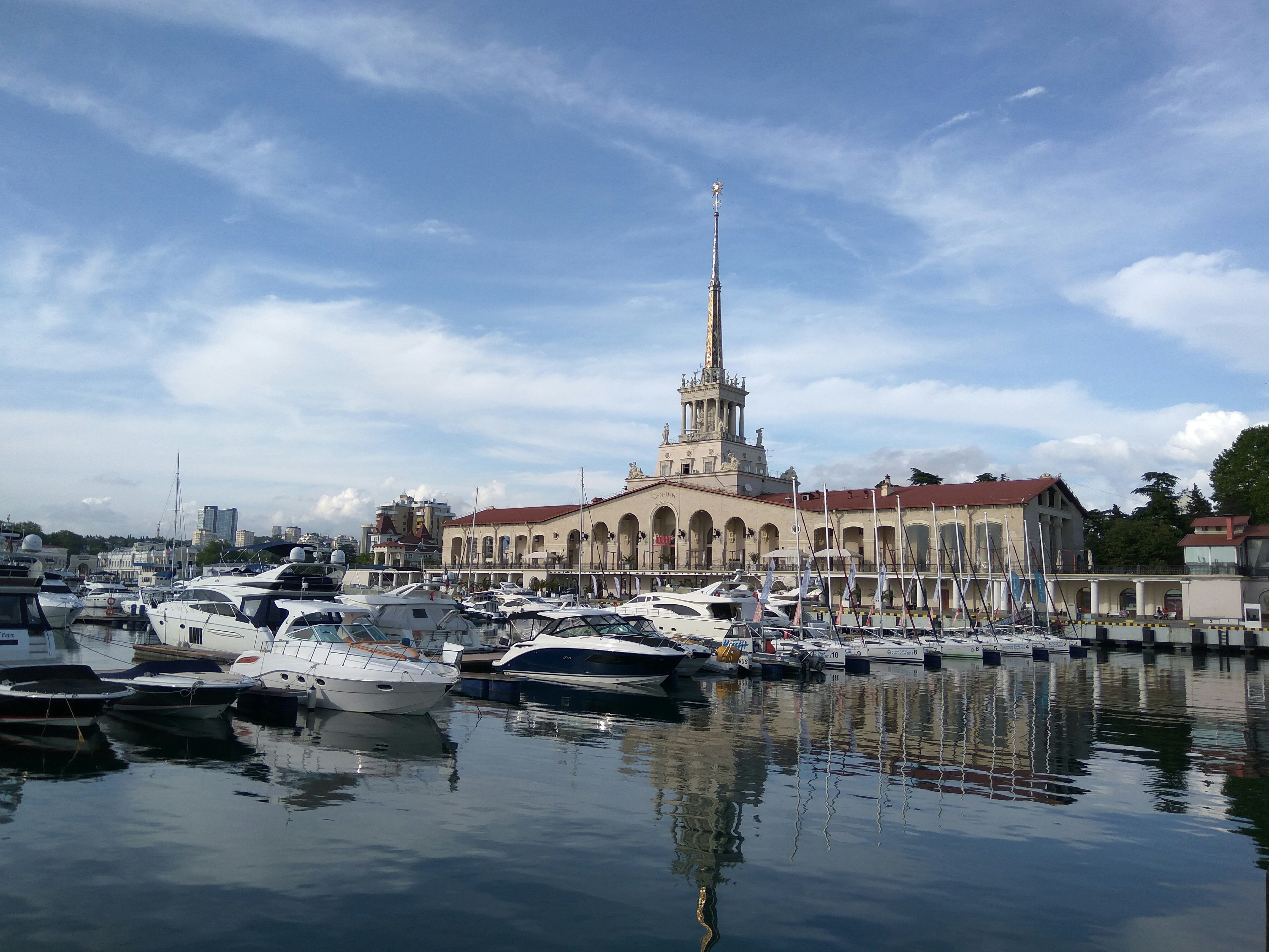 Фото-приключение по центру Сочи: порт, парк…
