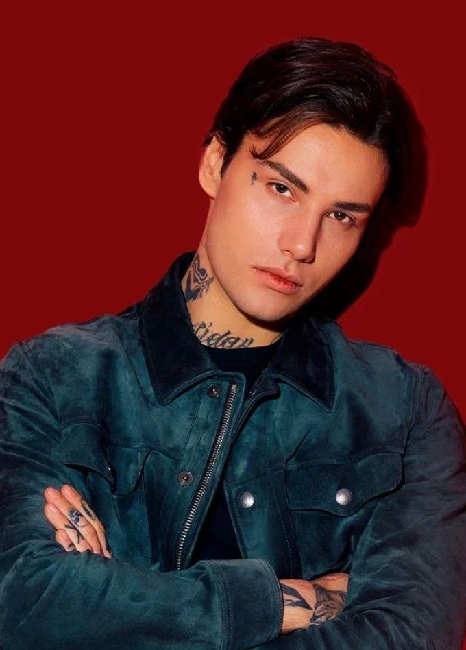 Xolidayboy, Адлер